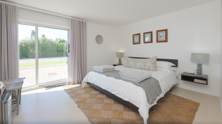 6 Bedroom Property for Sale in Agulhas Western Cape
